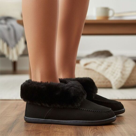 Minnetonka Shoes - Minnetonka Suede Real Sheepskin Slipper Boots Womens 10 Black Fur Lining